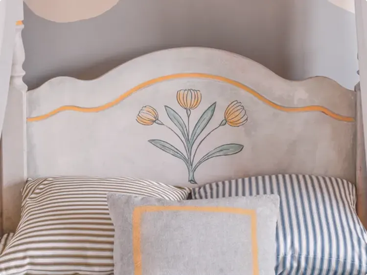 Tulip Canopy Headboard with Gold Line