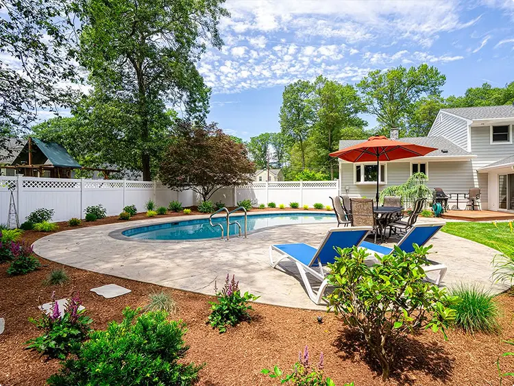 Freeform Shade Pool Design