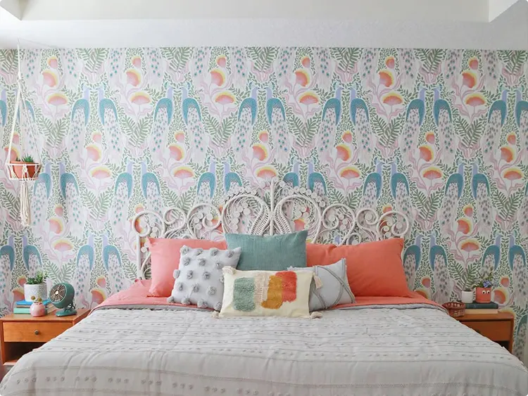 Colorful wallpaper with a retro botanical pattern