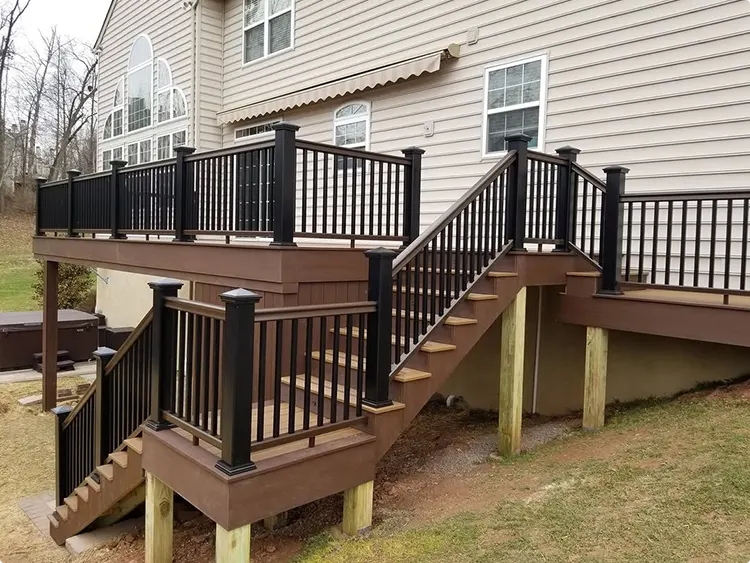 A Deck with Two Stories and Multiple Landings