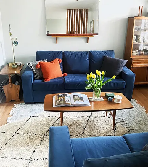 Midcentury Blue in a Relaxed Style