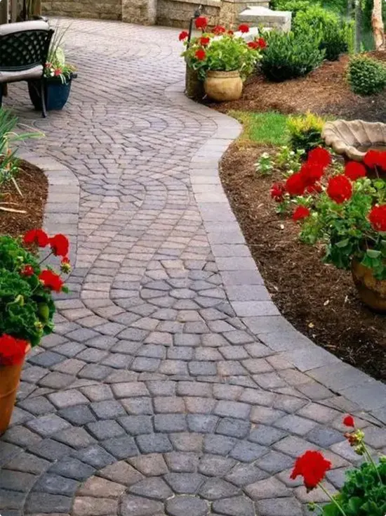 Curved Fan Cobblestone Garden Walkway