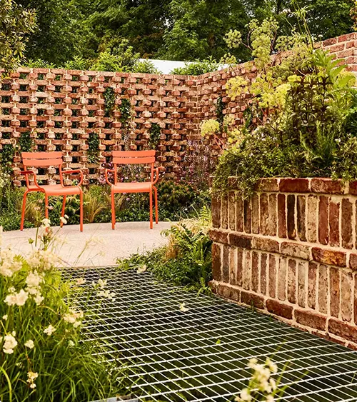 Openwork Brick Screen for Semi-Private Privacy