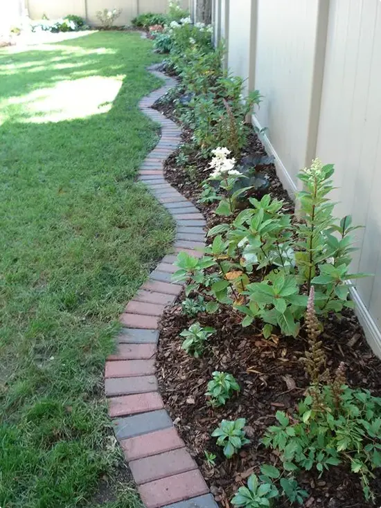 Wavy Red and Gray Brick Side Garden Border