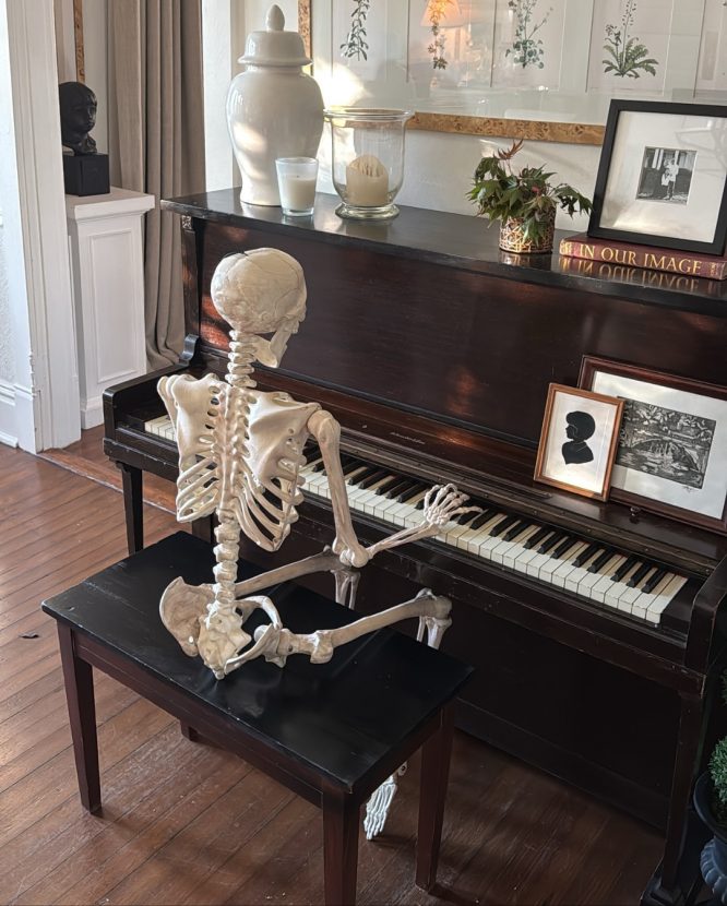 Indoor Skeleton Halloween Decor Ideas