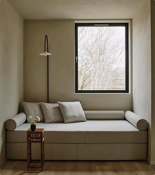 Corner daybed with a minimalist style