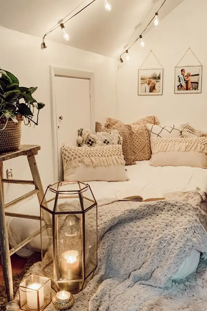 Candles for a Fall Bedroom