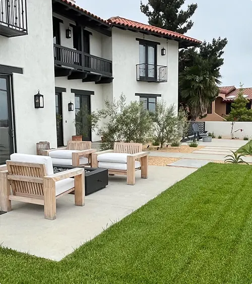 Front-Yard Lounge