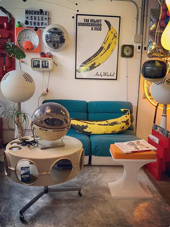 Retro Space Age Warhol Banana Room