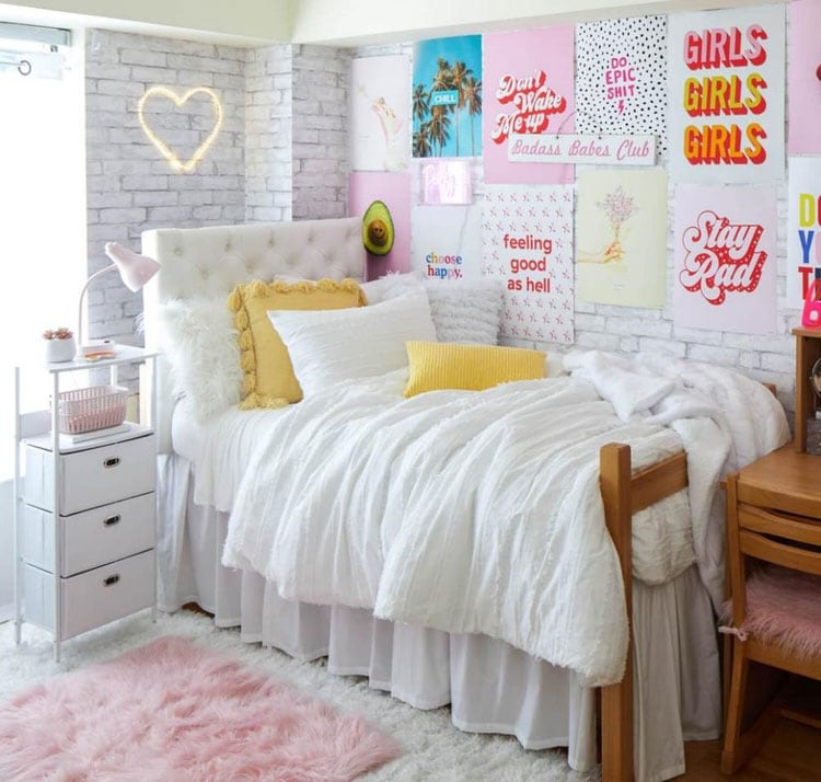 Awesome Wall Art and Decor For Girly Dorm Rooms