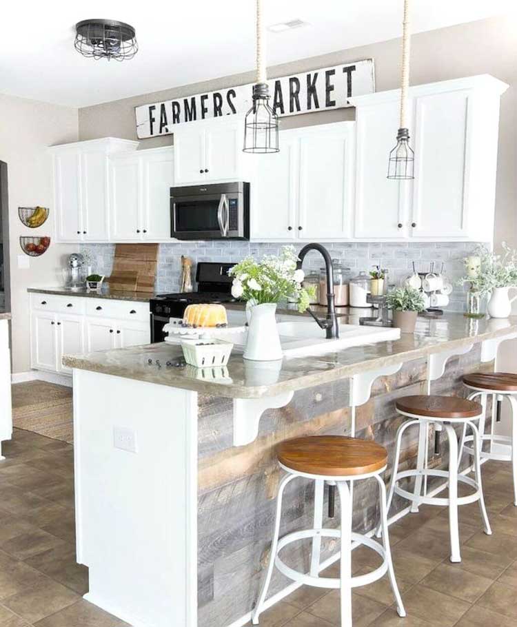 Beautiful Farmhouse Kitchen with White Cabinets