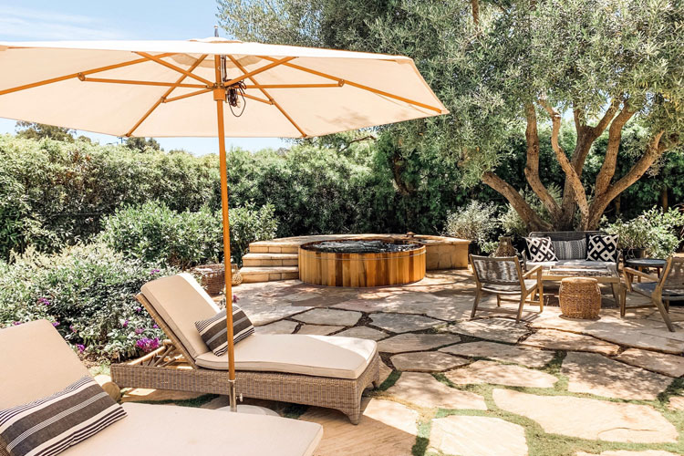 Beautiful Hot Tub Design with Landscaping