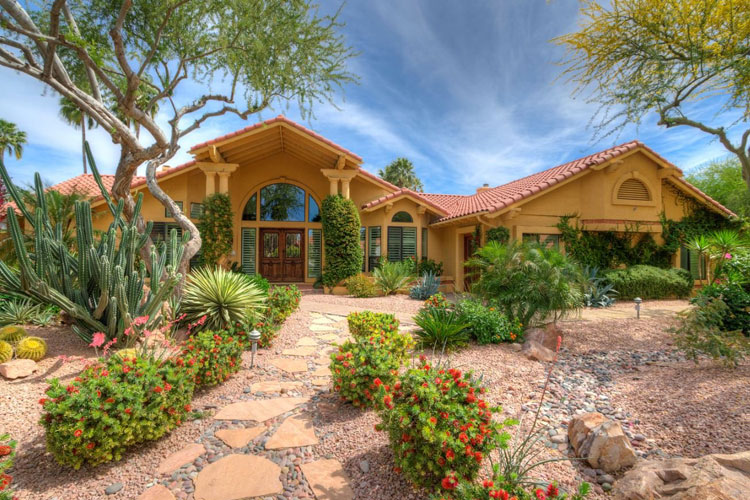 beautiful-low-maintenance-landscape-for-the-front-yard Beautiful Low Maintenance Landscape For The Front Yard