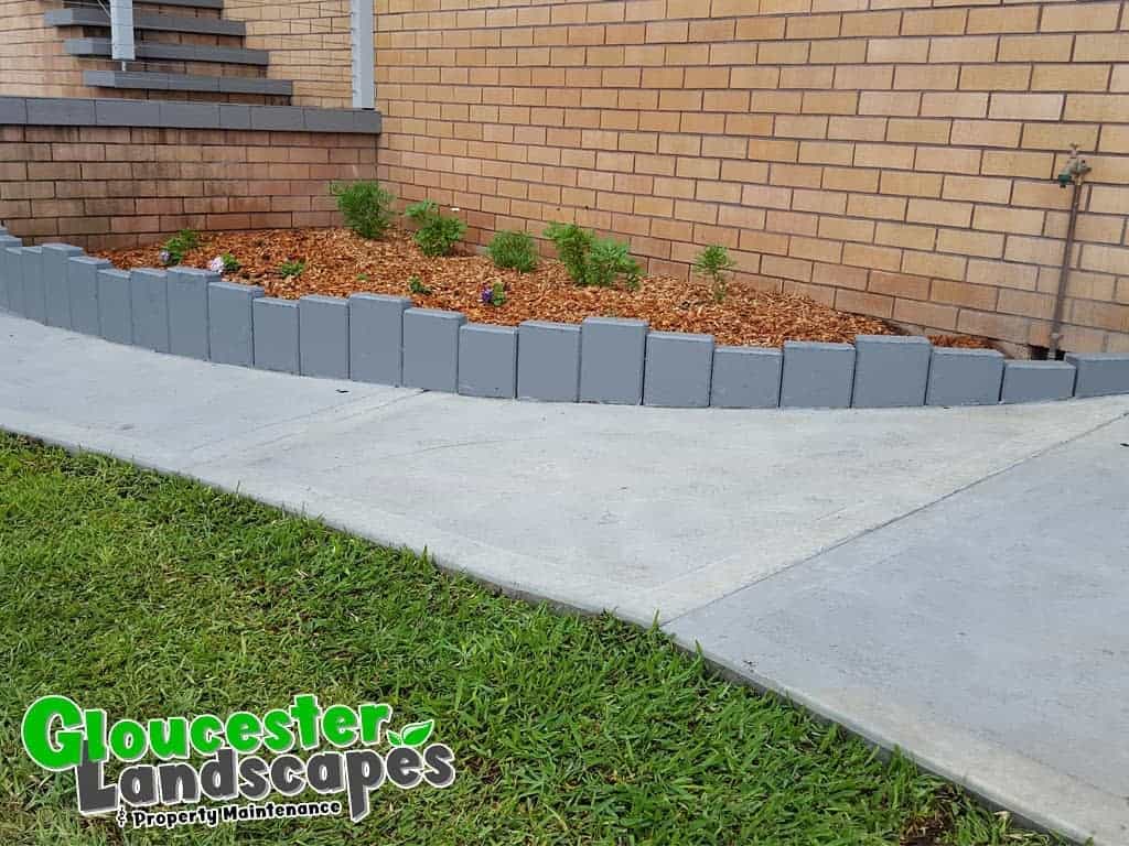 block garden edging concrete pathway mulch garden