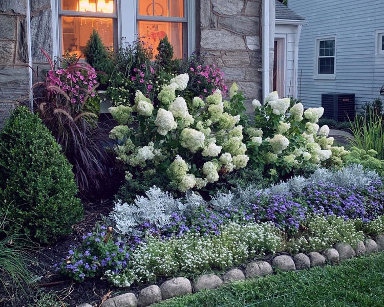 colorful-flower-bed-design Colorful Flower Bed Design