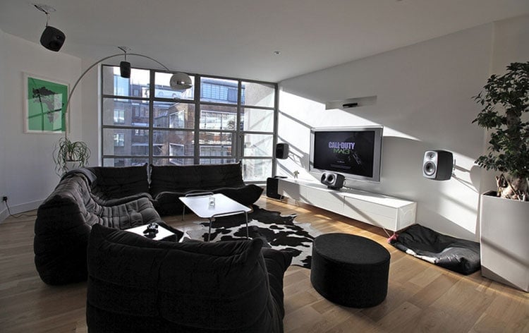 Cool Gamer Living Room Ideas with Black and White Decor and Elegant Furnishings