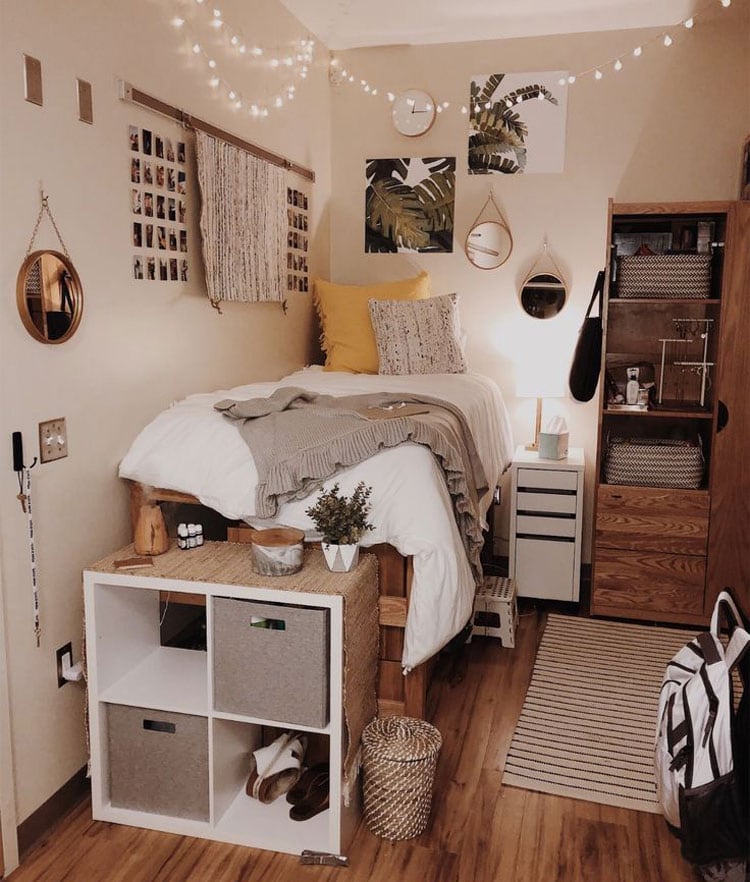 Cool Girl College Dorm Room Decor