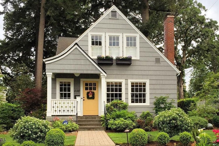 cottage-style-home-with-garden Cottage Style Home with Garden