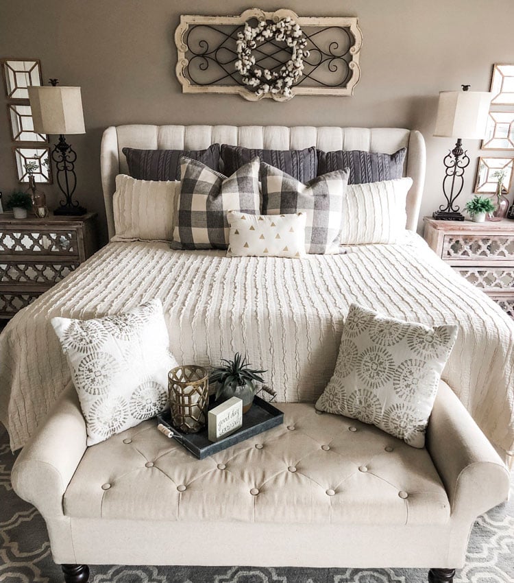 cozy-small-bedroom-for-couples Cozy Small Bedroom For Couples