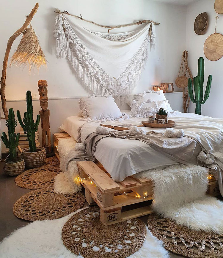 Cute Aesthetic Bedroom with Pallet Bed