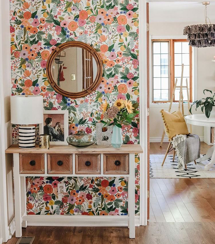 Cute Cottage Console