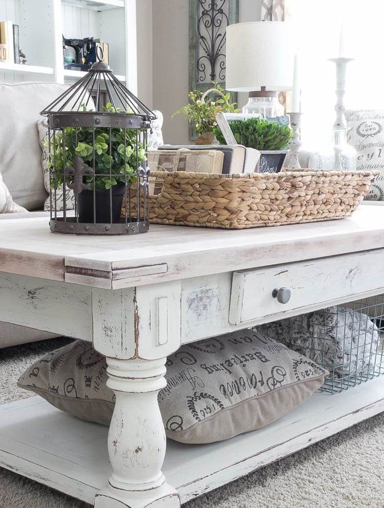 Decorative Coffee Table Accents For Your Farmhouse Home