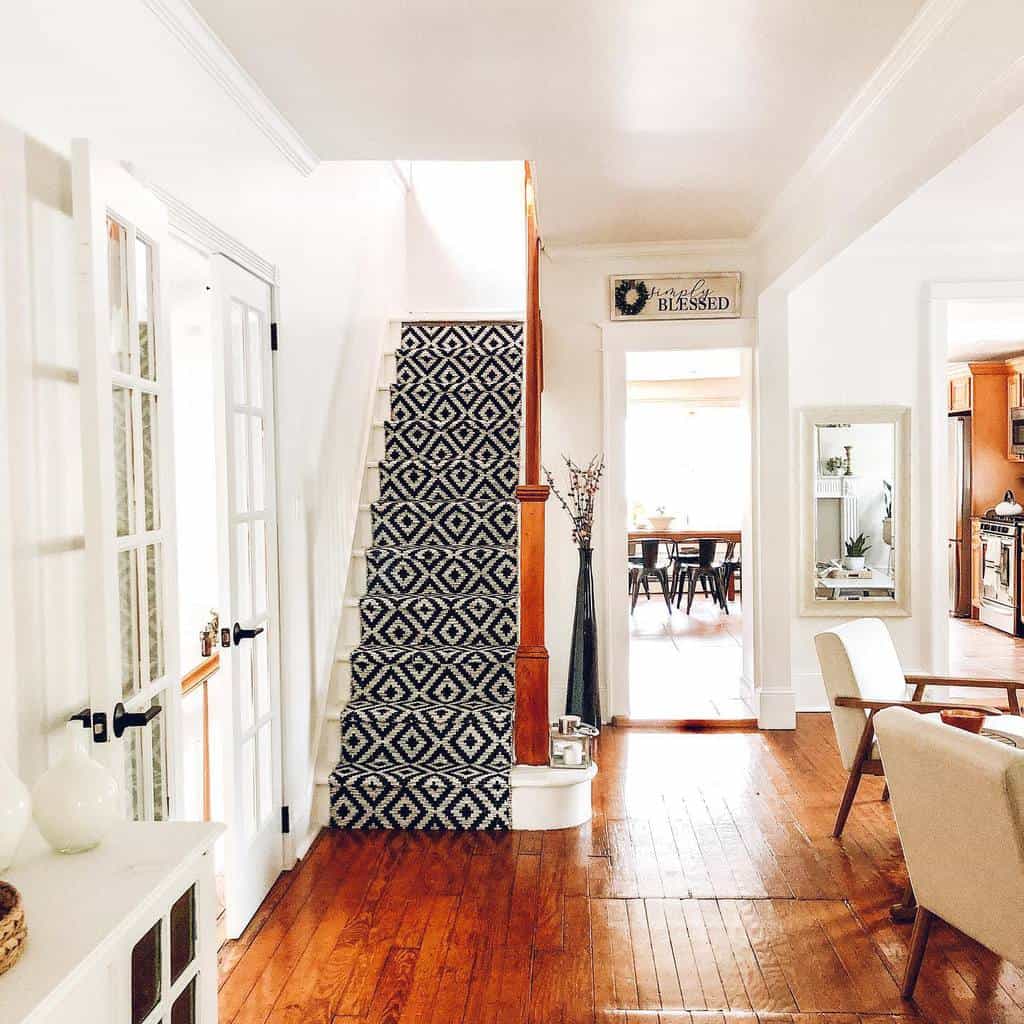 diy-stair-runner-ideas-shirleymarie black and white stair runner country style home