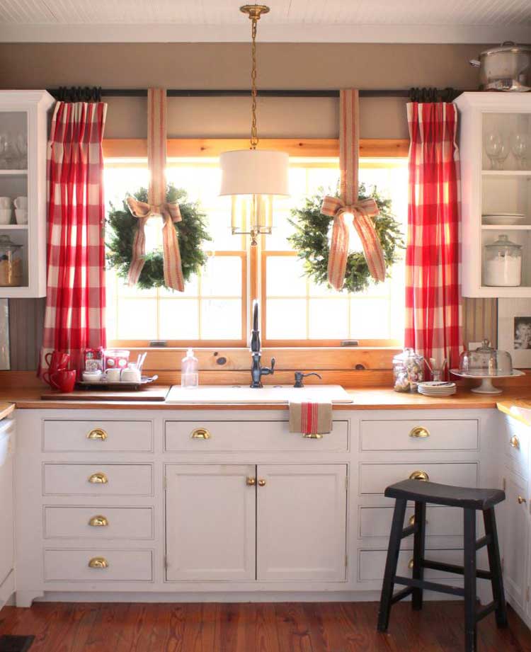 Emphasize Rustic Details with Decor