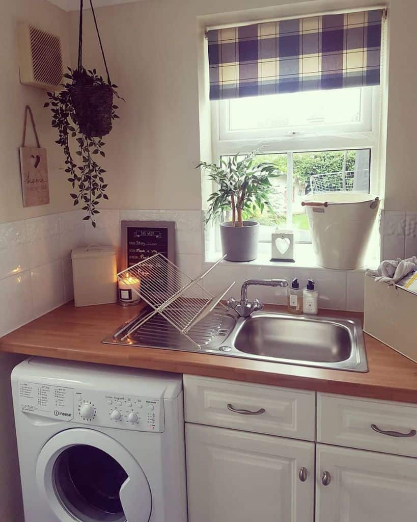 faucet-laundry-room-sink-ideas-abi_elliott_nqn_caloriecounter faucet laundry room sink ideas