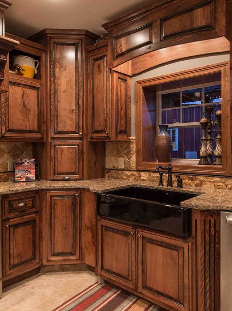 Finishes Emphasize Rustic Elements