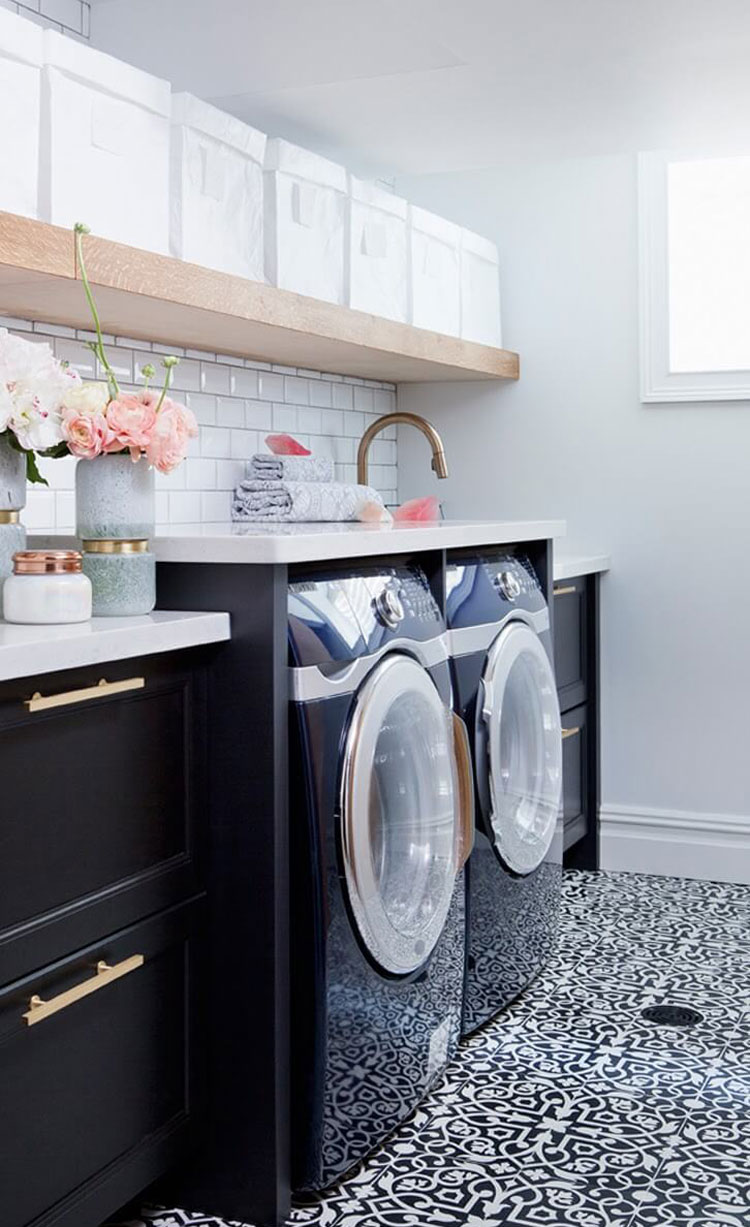 Laundry Room with Sink and Storage Baskets on Shelf