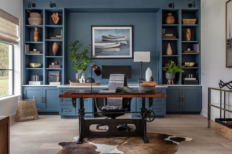 Luxury Men's Home Office Decor