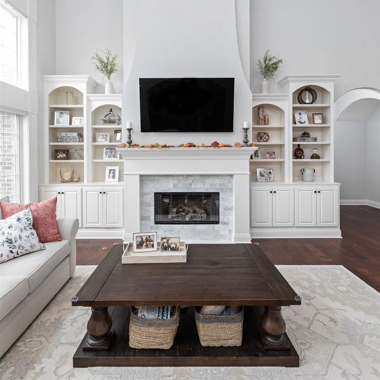 marble-tile-surrounding-fireplace Marble Tile Surrounding Fireplace