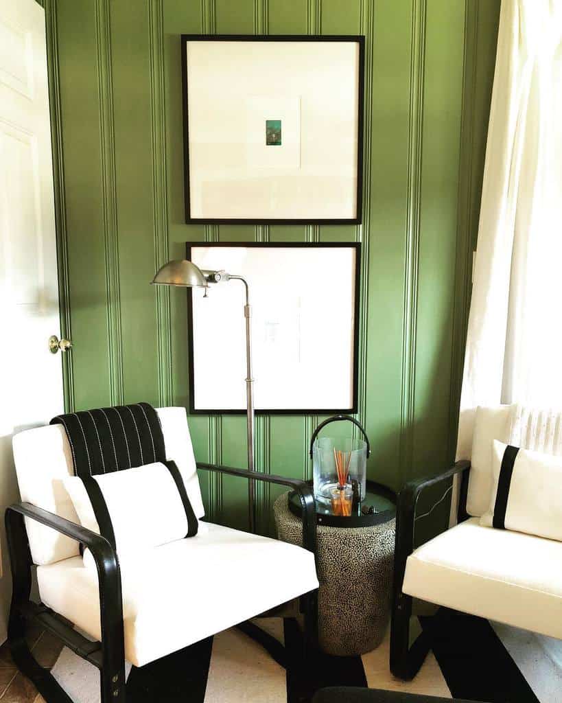 painted-wall-paneling-ideas-simonshouseinteriors green painted wall paneling white sofas