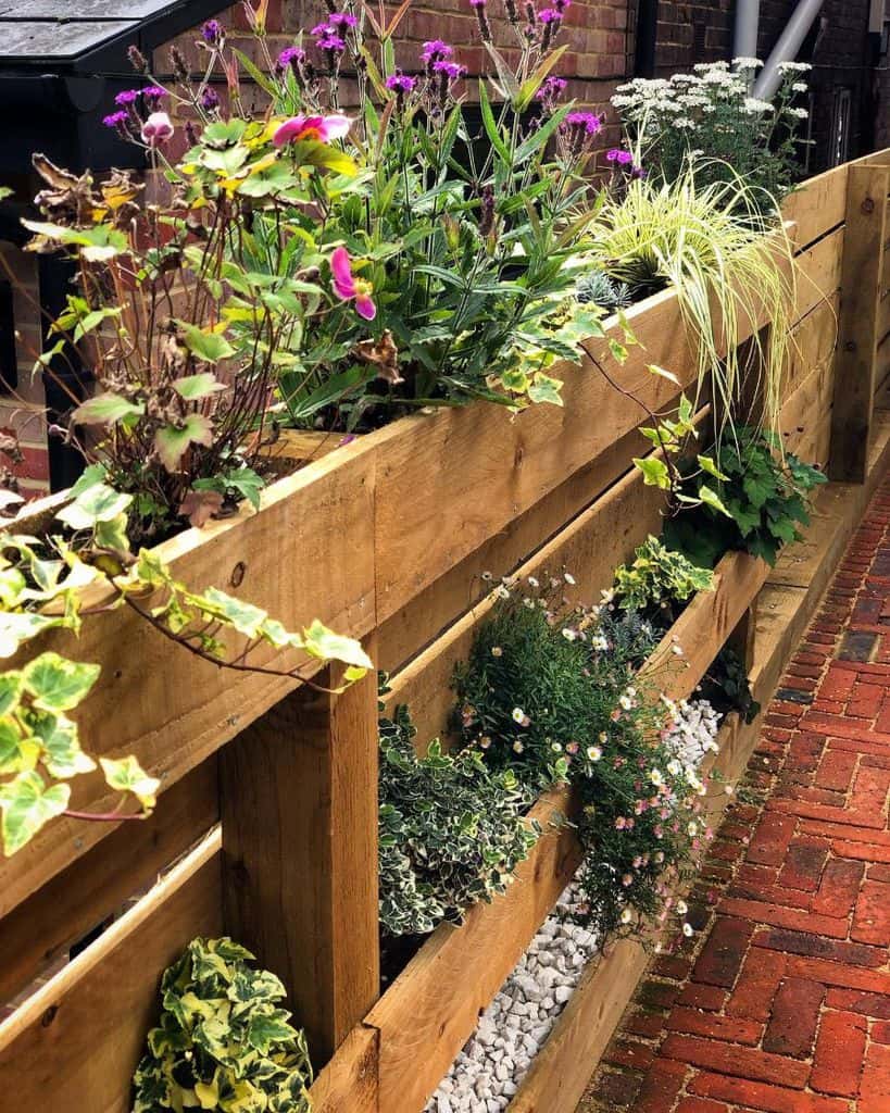 pallet fence garden