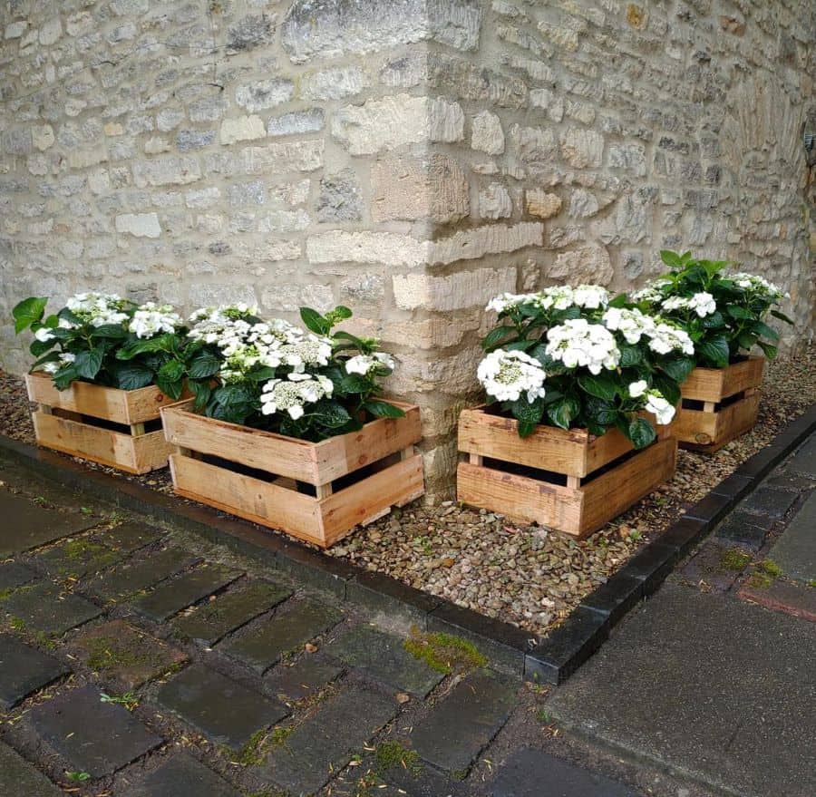 small wood pallet flower planter box garden