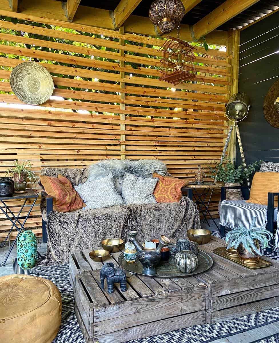 privacy-patio-enclosure-ideas-deb_at_no_70 boho style backyard patio