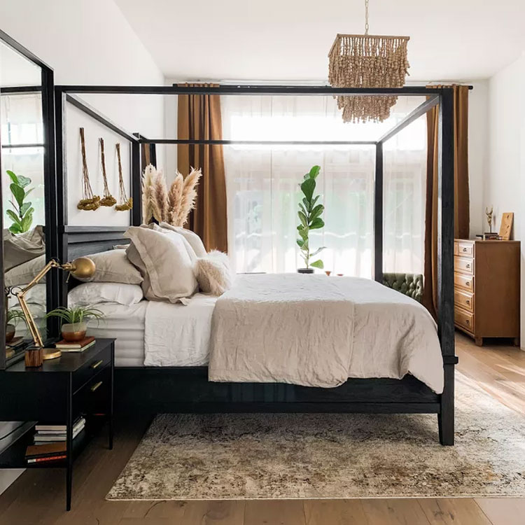 romantic-couples-bedroom Romantic Couples Bedroom