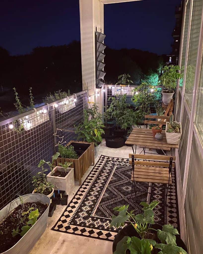 small balcony vegetable garden