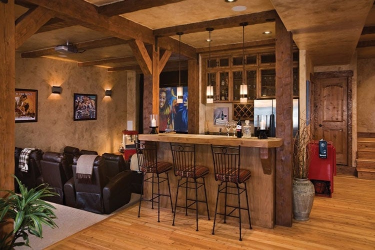 Rustic Bar Decor with Old Fashion Designs