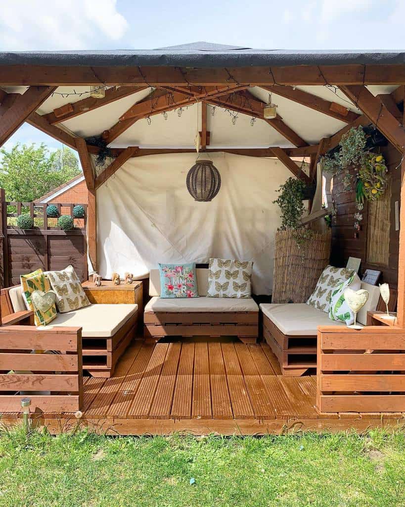 rustic covered patio wood pallet furniture