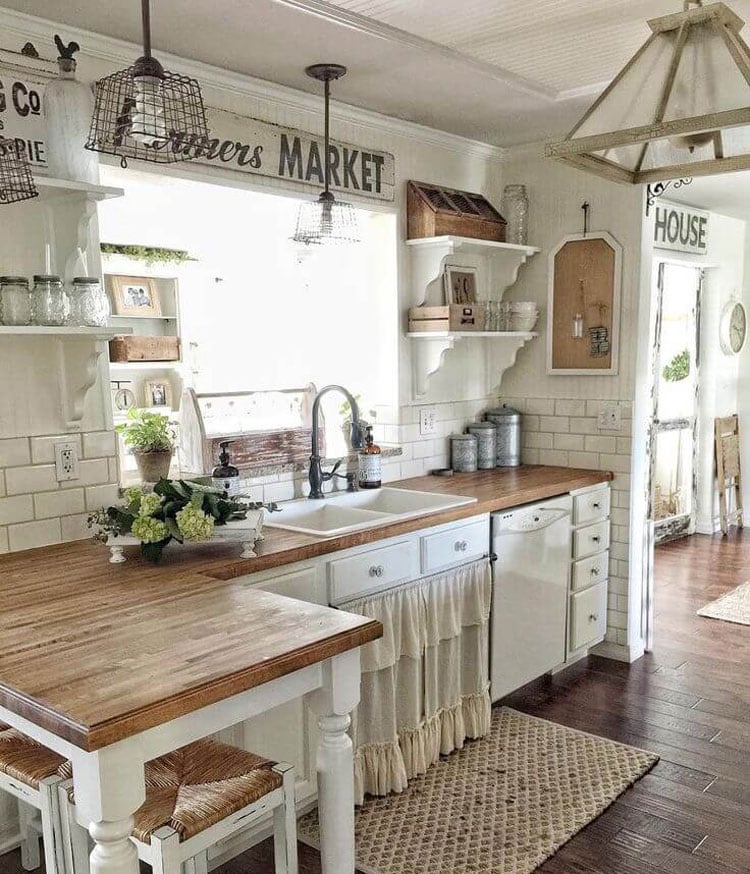 Rustic Farmhouse Kitchen and Interior Design