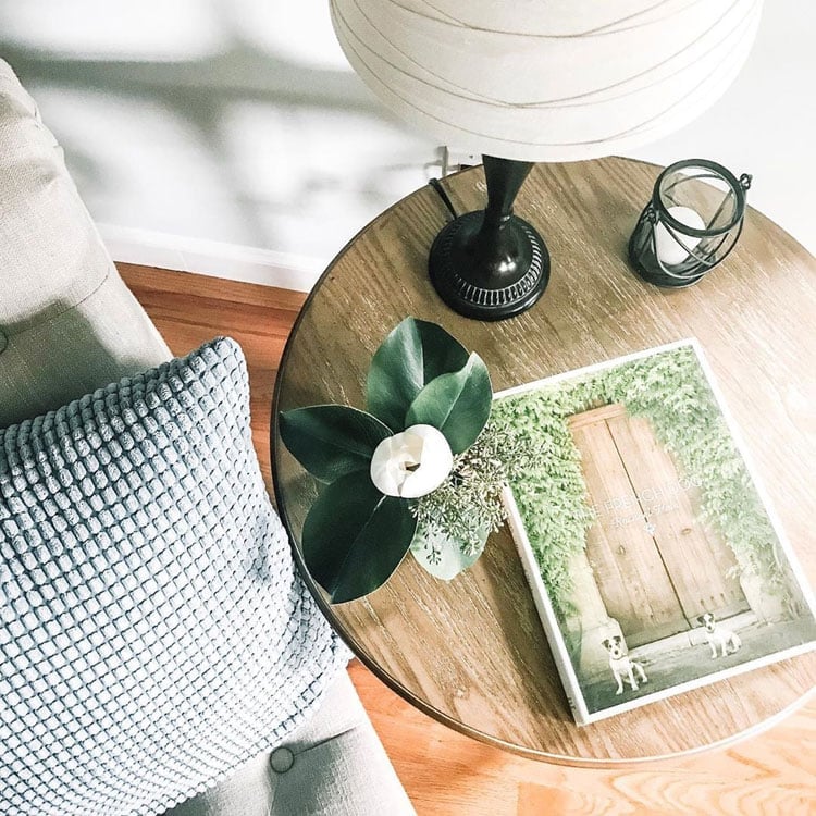 Simple Small Side Table Decorating Ideas