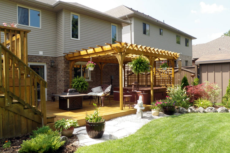 Stylish Hot Tub Pergola Privacy