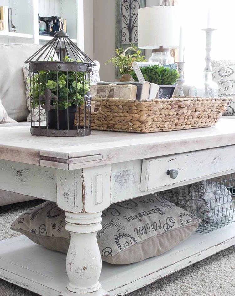 White Farmhouse Decor