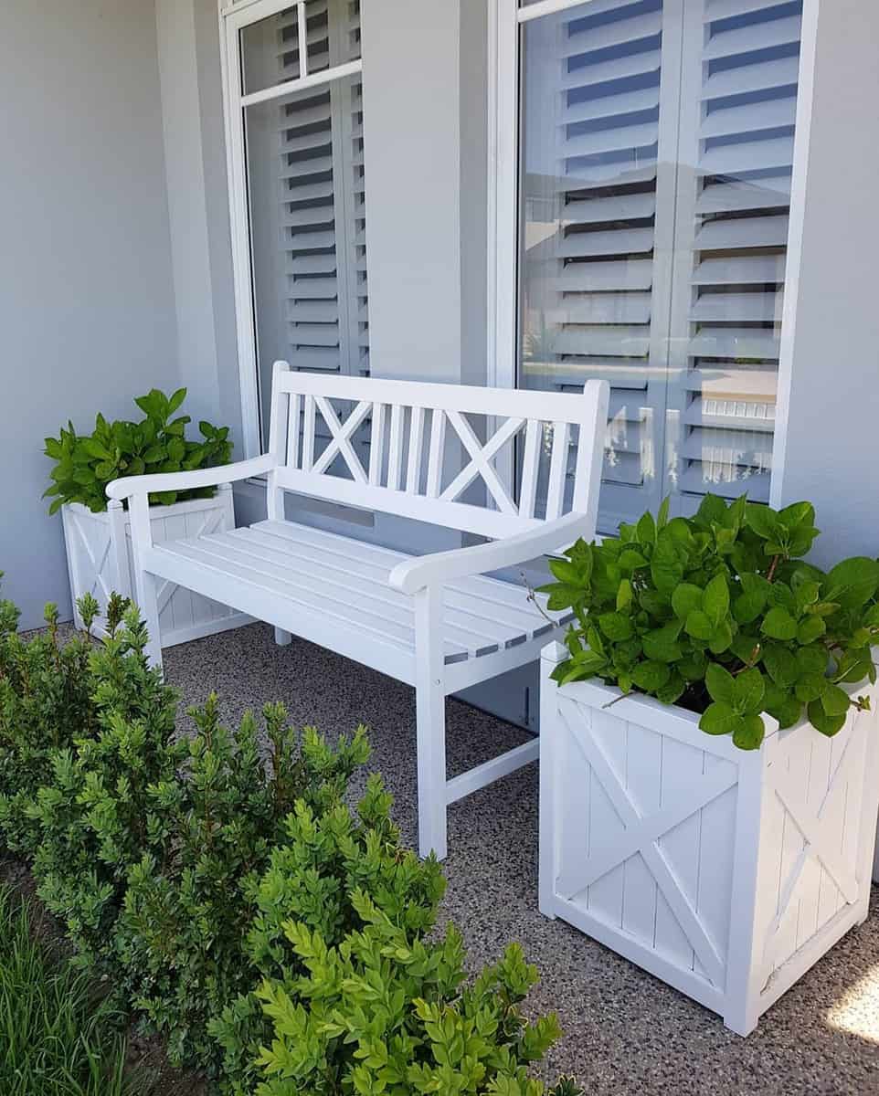 wooden-garden-bench-ideas-ourhamptonshome-x white wood bench and planter boxes