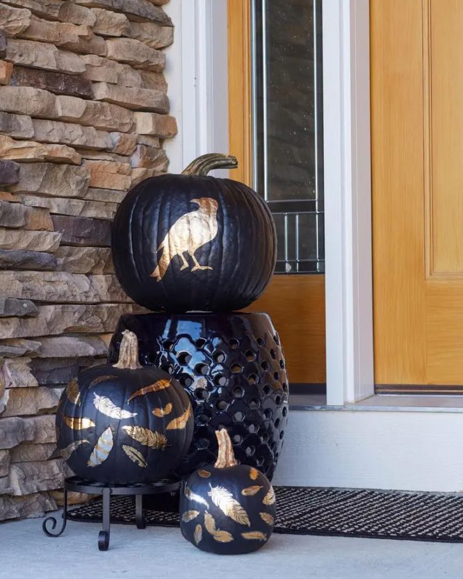 Black and Gold Halloween Decor Ideas