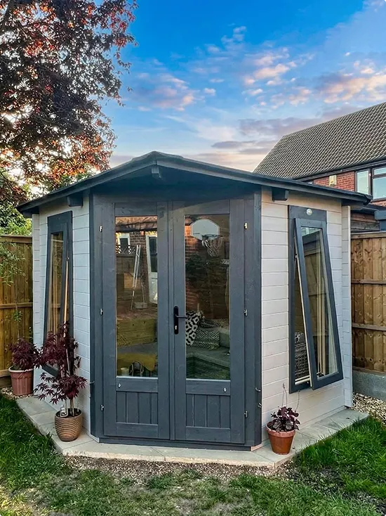 Two-Tone Corner Cabin
