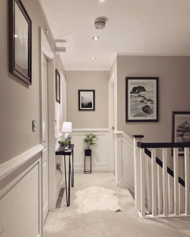 Black and White Balusters for a Neutral Landing