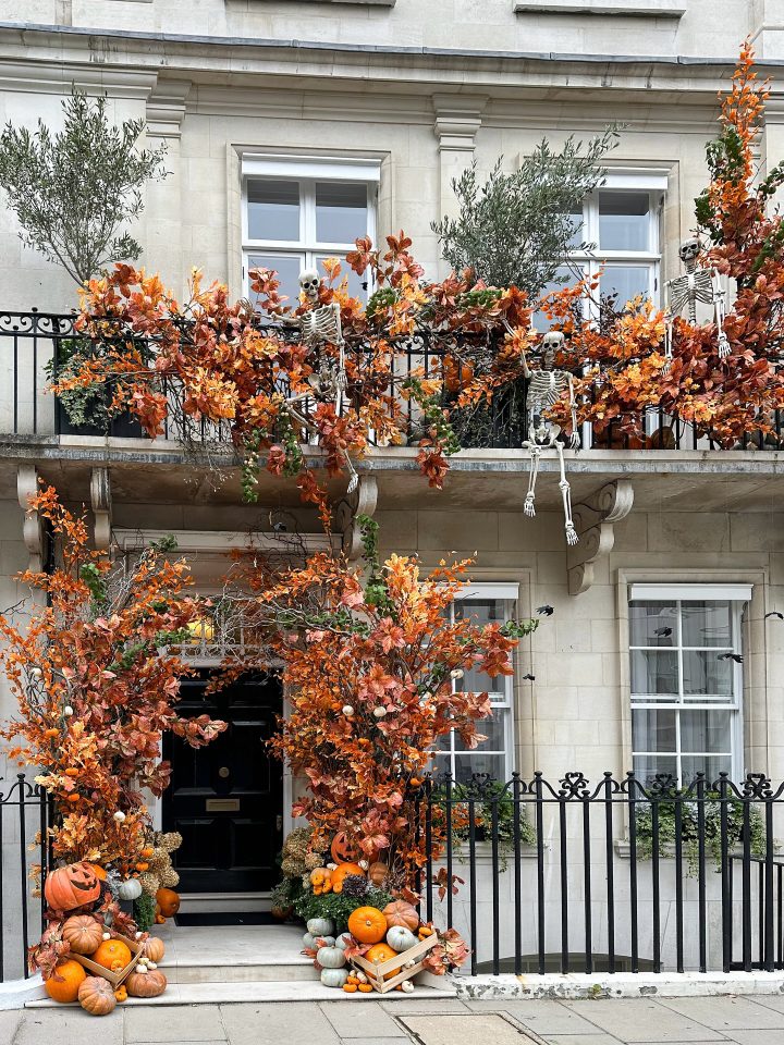 Halloween Balcony Decor Ideas
